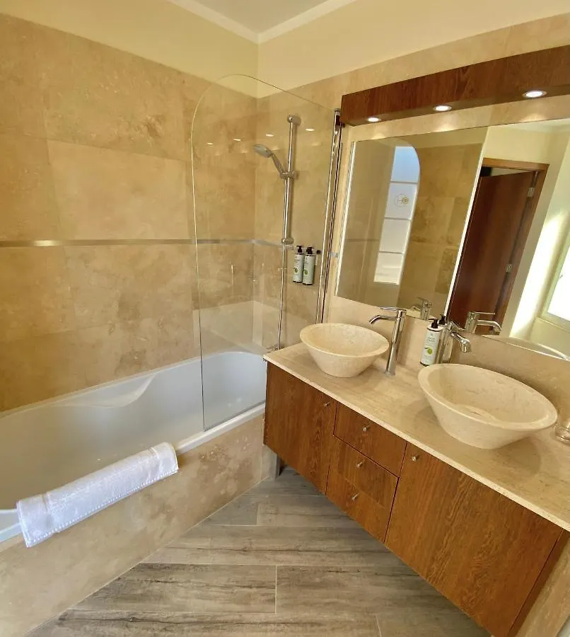 Hotel La Falaise Cotignac 0*,