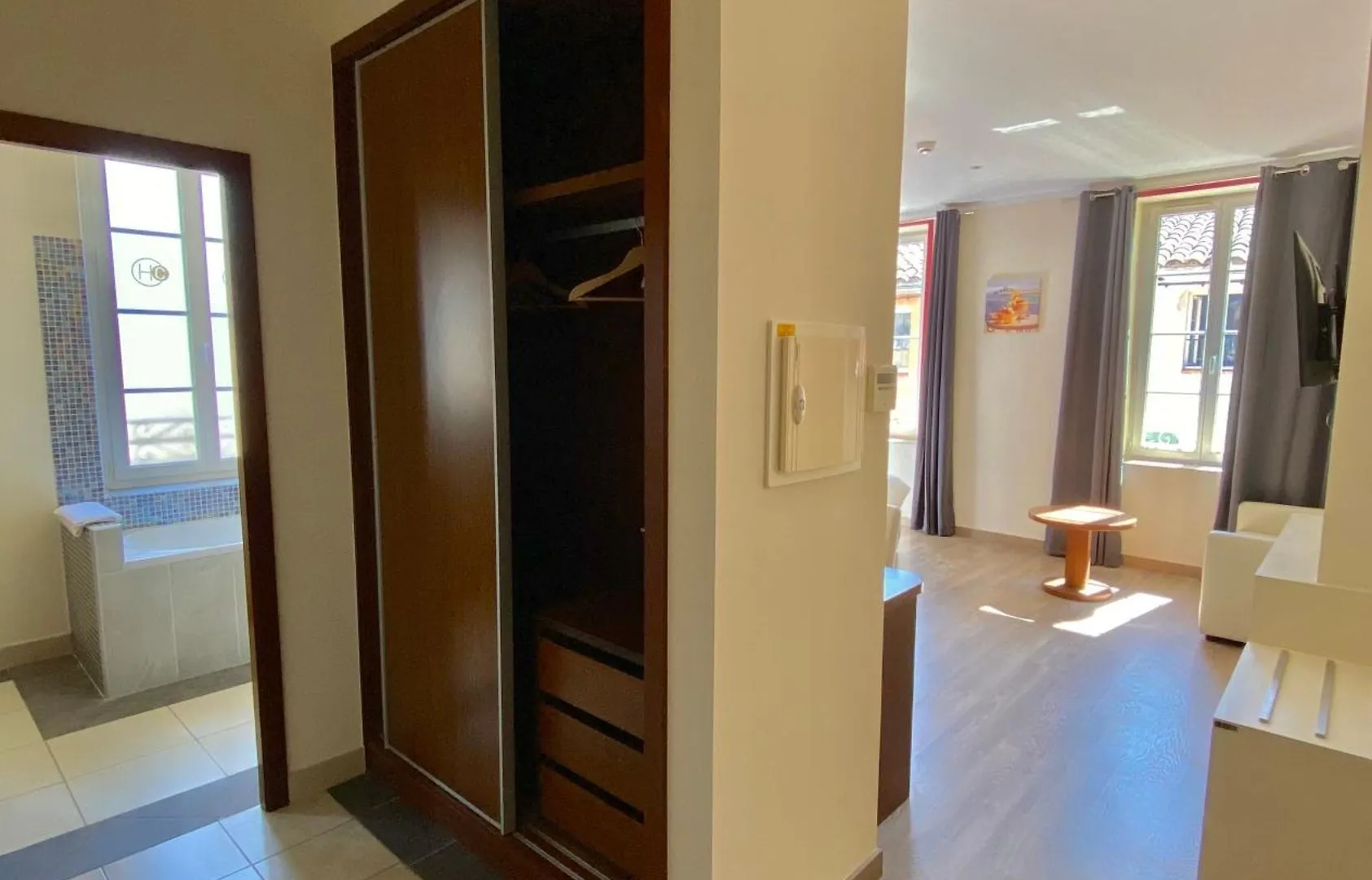 Hotel La Falaise Cotignac 0*,